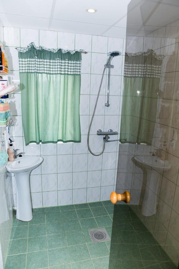 Mere Kodumajutus Kardla Bagian luar foto