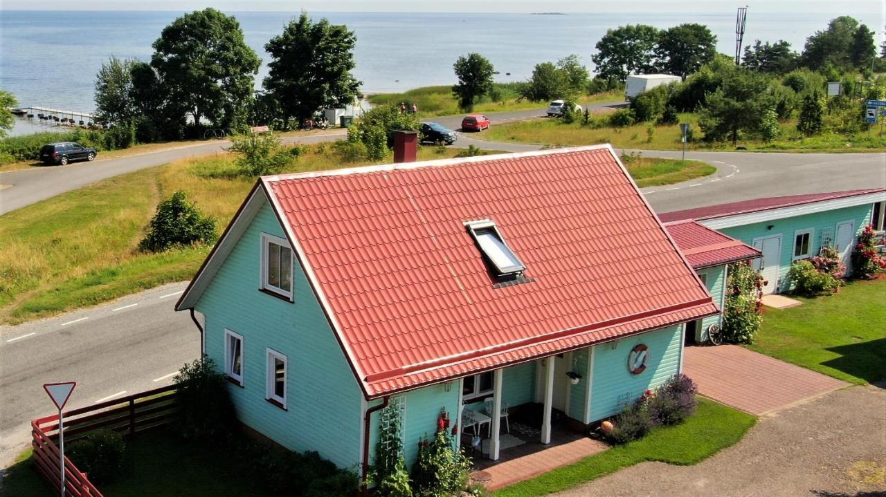 Mere Kodumajutus Kardla Bagian luar foto